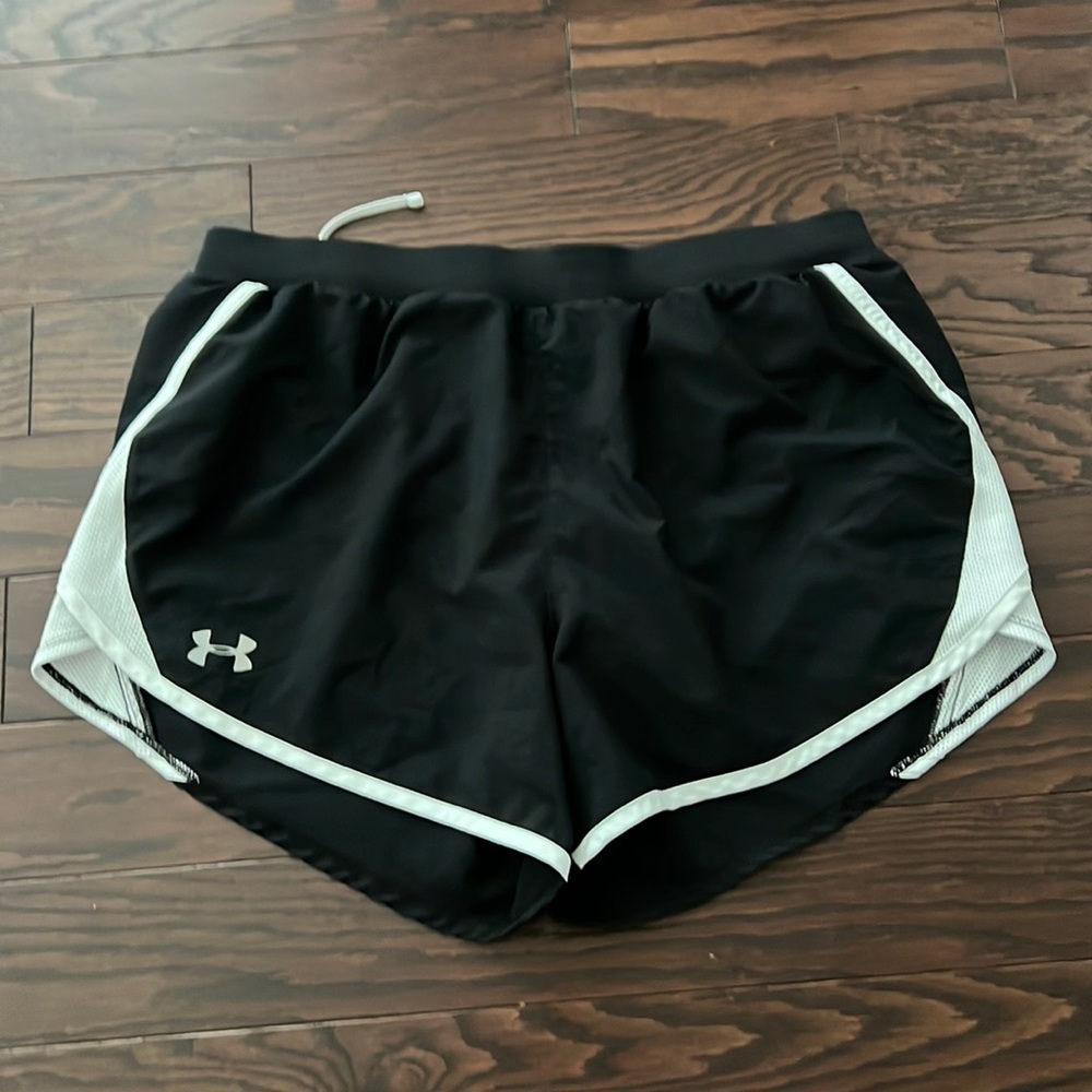 Women Large Under Armour athletic shorts.